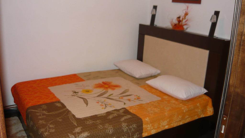 Hotel Zara Roman Kamer foto