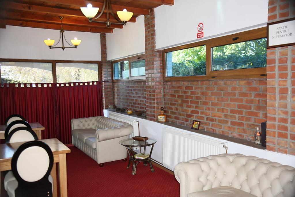 Hotel Zara Roman Buitenkant foto
